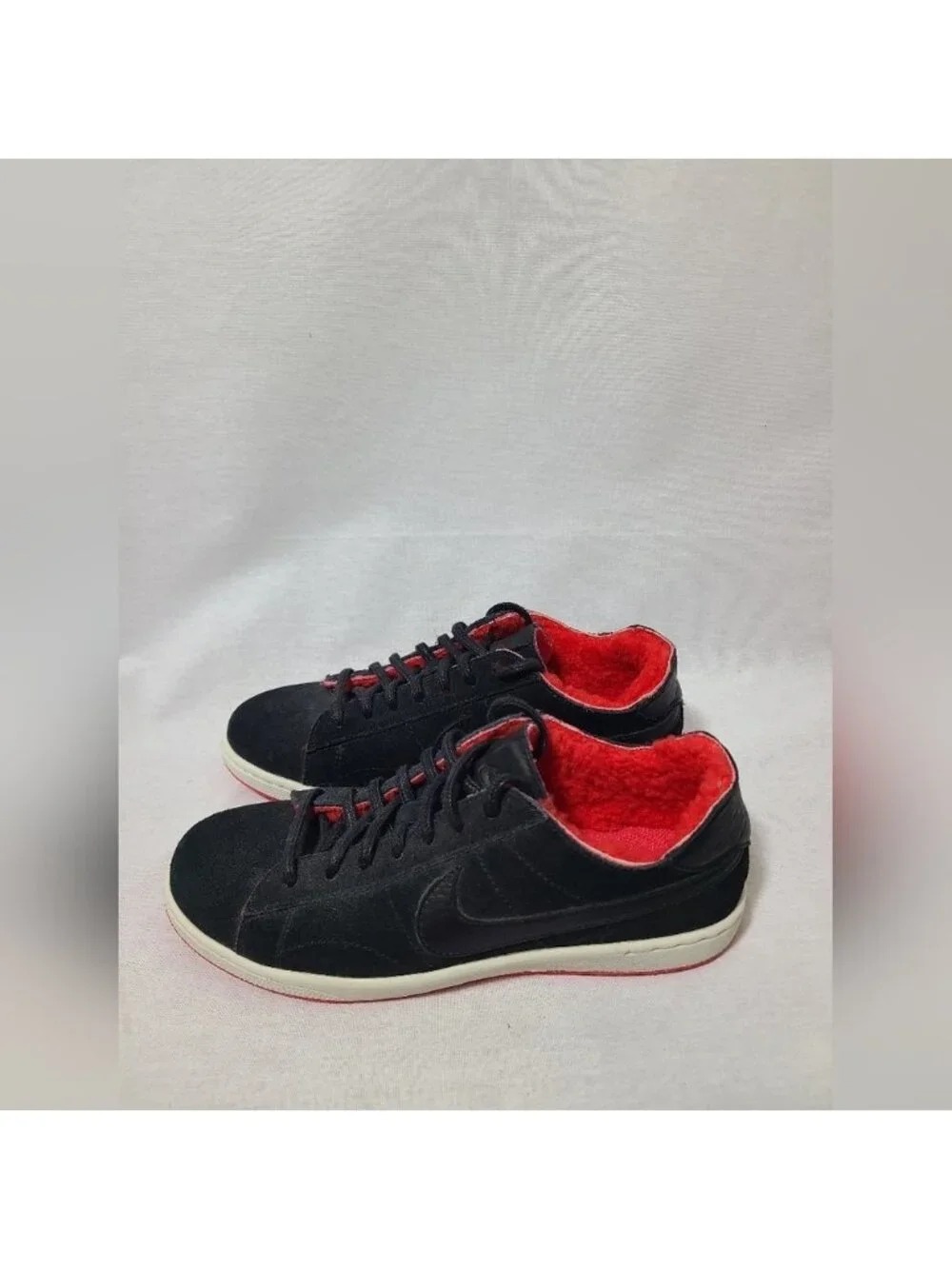 Nike Women's Tennis Classic Ultra Premium Black Red Shoes 749647-005 SZ 6.5